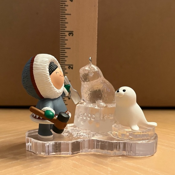 Hallmark Keepsake Ornament. Frosty Friends. 2000. QX6601. - Picture 2 of 7